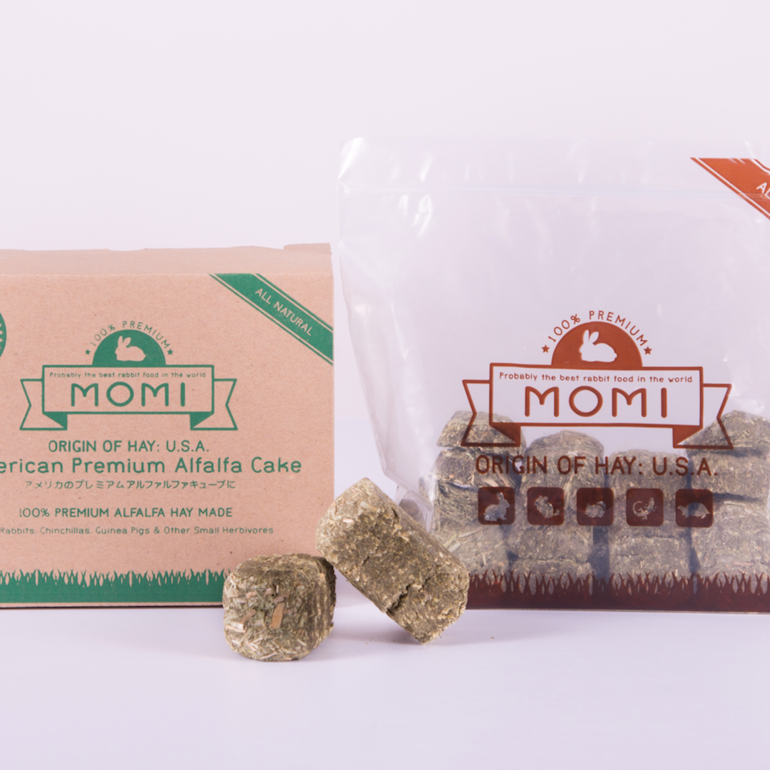 Momi Alfalfa Hay Cake 1lb